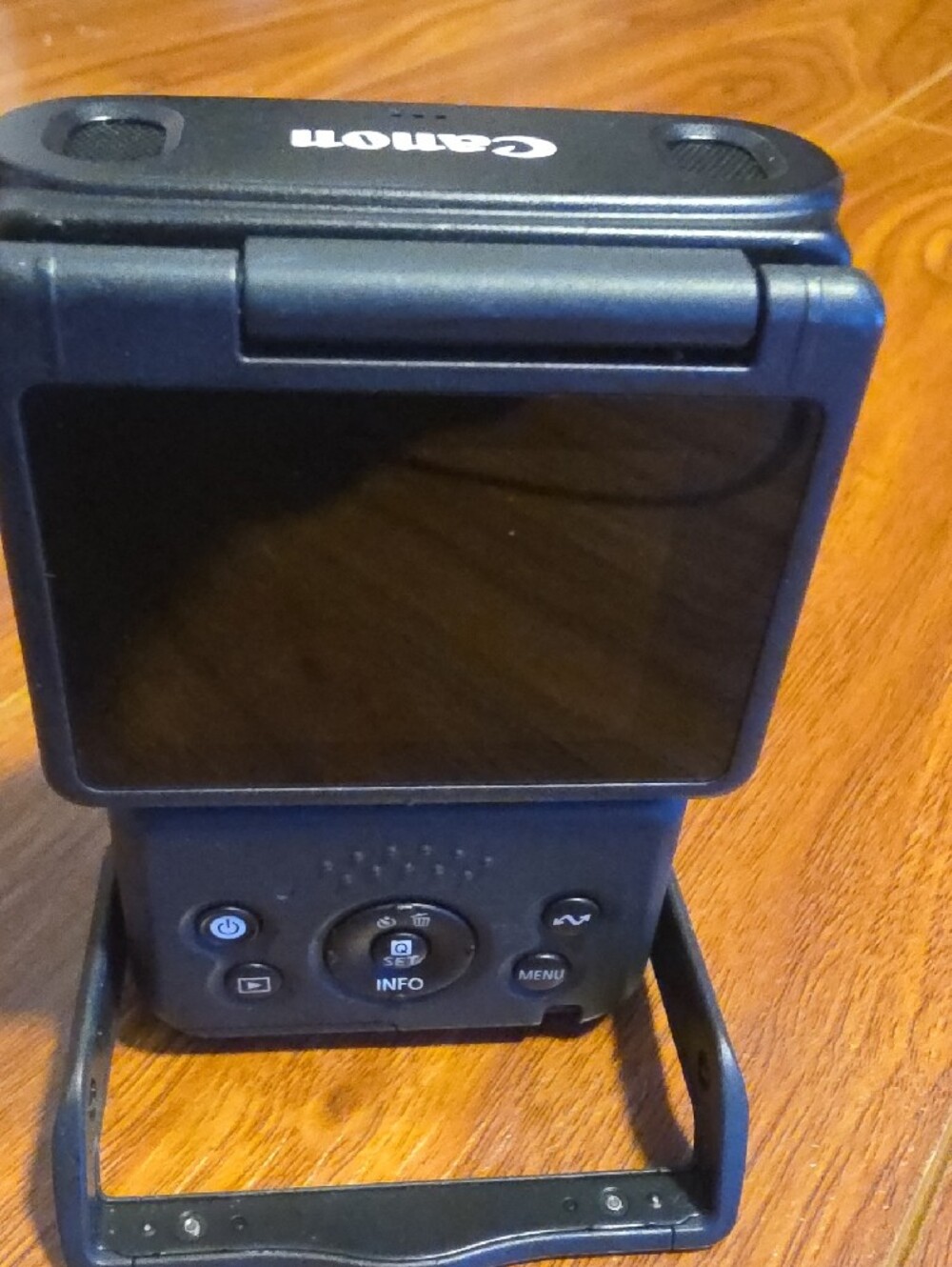 Canon V10 Vlogging Camera With Built In Stand - Picture 4 of 6